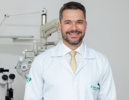 Oftalmologista alerta que eclipse do sol pode causar les&otilde;es nos olhos; veja como proteger